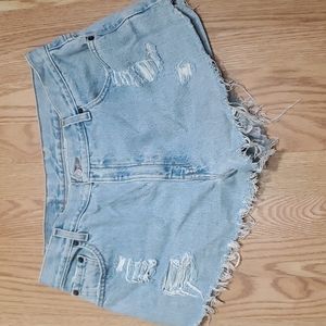Vintage Levi’s 550 Distressed Shorts